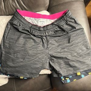 Chubbies size L ultimate training shorts 5.5” inseam